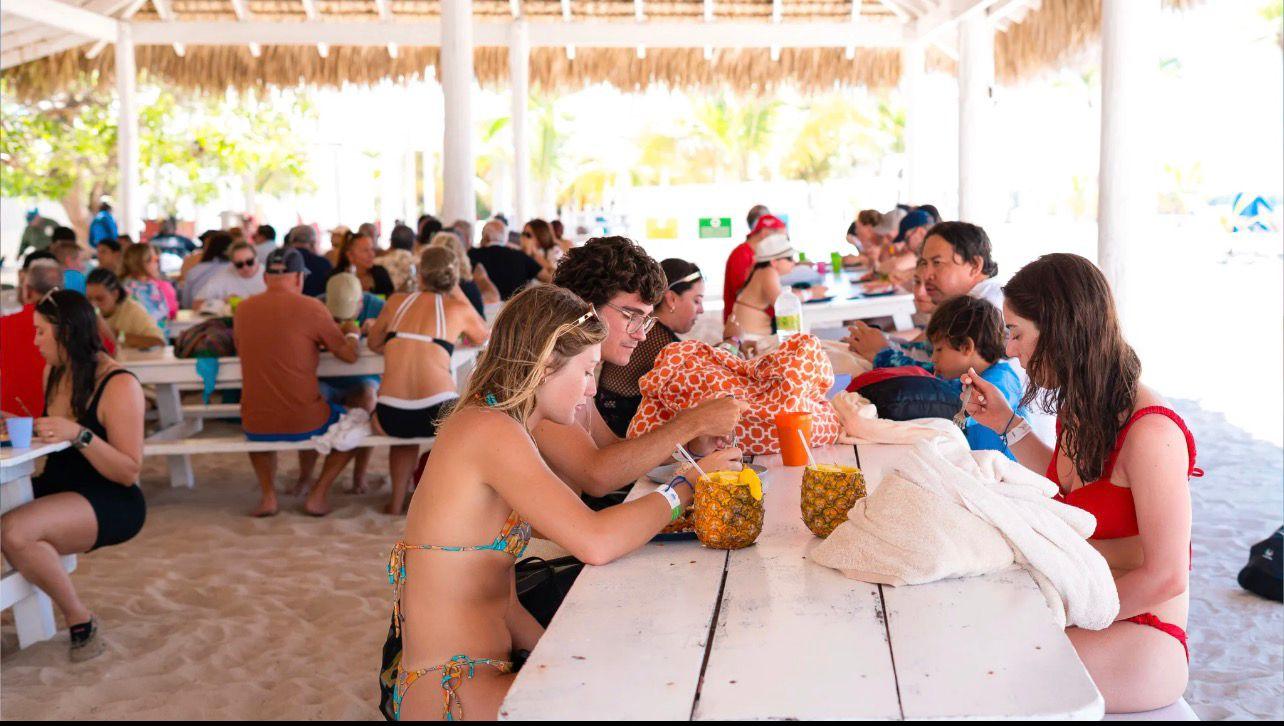 Isla Catalina Experience + Snorkeling - Photo 4